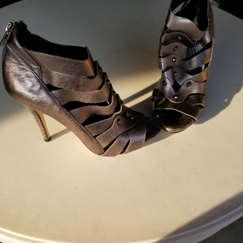 Shoes - Picture 2 of 4